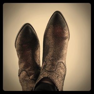 Meet your Posher, Christie